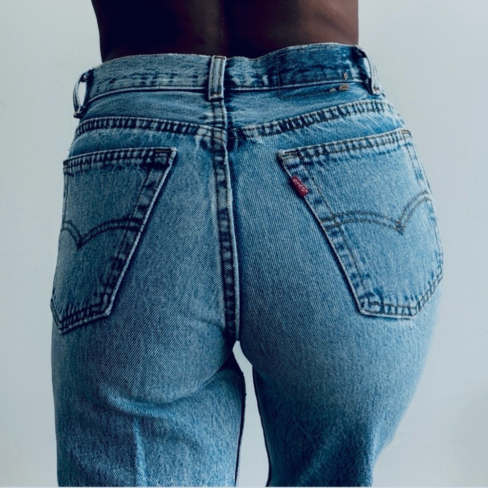 Vintage Levi's Women's 550 Tapered High Rise Jean mom Jean 90s blue